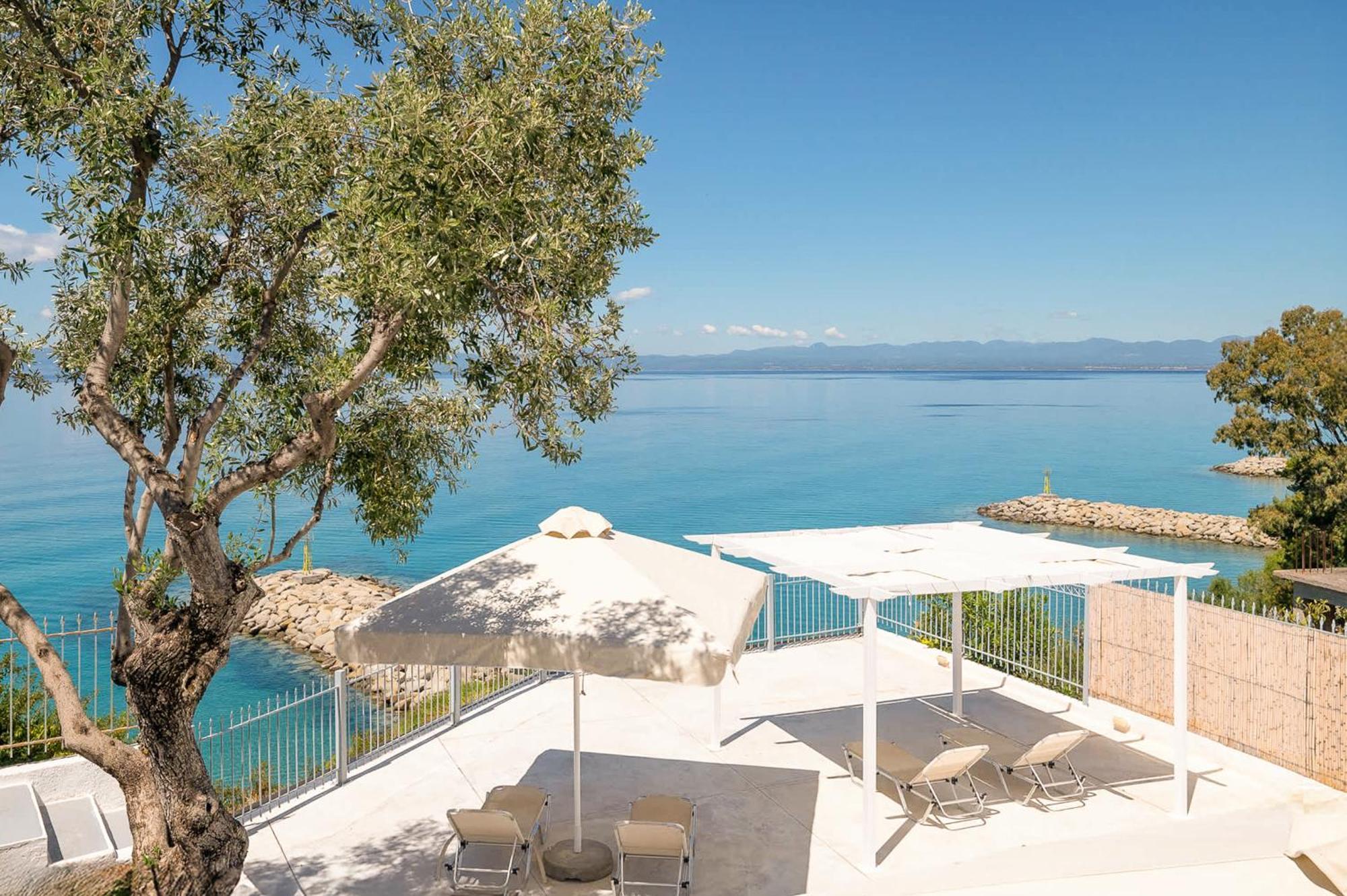 Pouletis Family Apartments - Akroyali Seaview Getaways Kalamata Exterior foto
